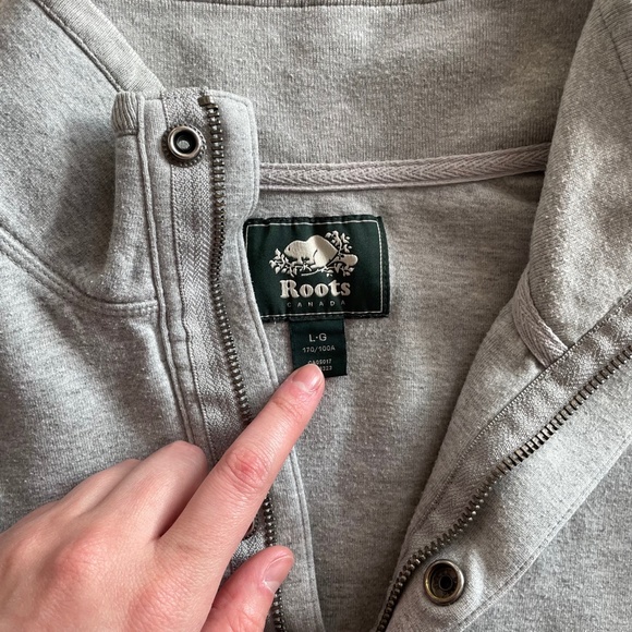 ROOTS 1/4 Zip Pullover Light Grey GUC - Picture 6 of 8